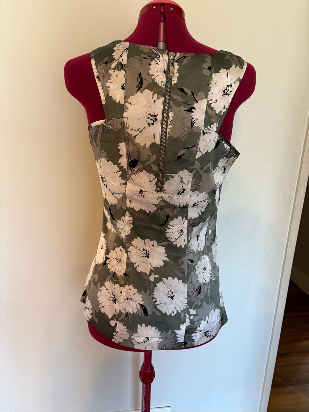 Mexx Olive Green Floral Pleated Square Neck Sleeveless Blouse Top 40 - Picture 5 of 12